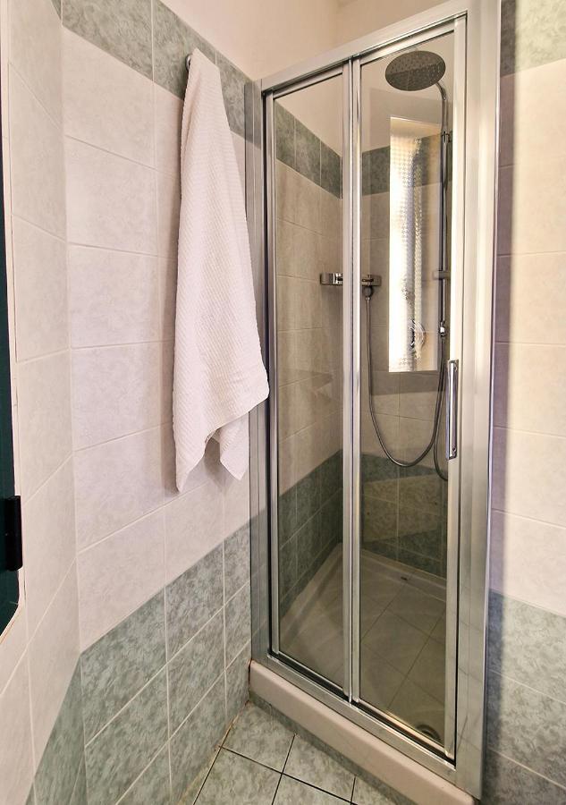 Murphy Holiday Homes - Danico House La Maddalena  Bagian luar foto