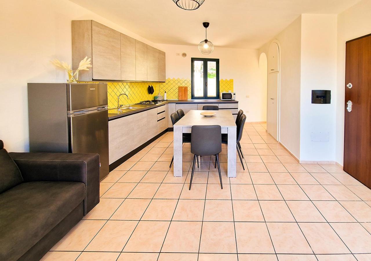 Murphy Holiday Homes - Danico House La Maddalena  Bagian luar foto